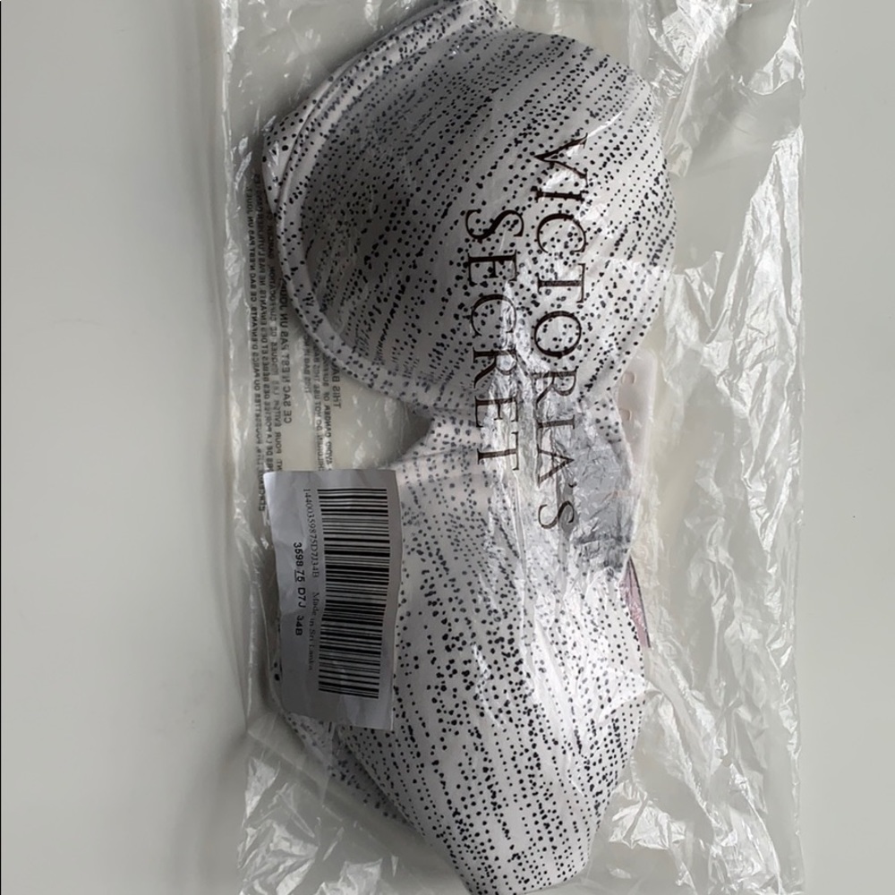 Victoria’s Secret Underwire Perfect Coverage Bra